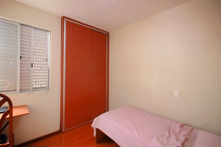 Apartamento à venda com 107m², 4 quartos e 3 vagasQuarto 3