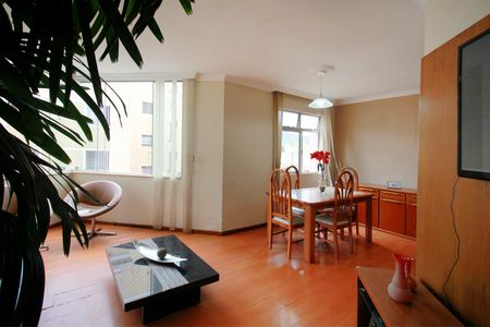 Apartamento à venda com 107m², 4 quartos e 3 vagasSala