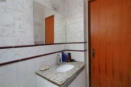 Apartamento à venda com 107m², 4 quartos e 3 vagasBanheiro da Suíte