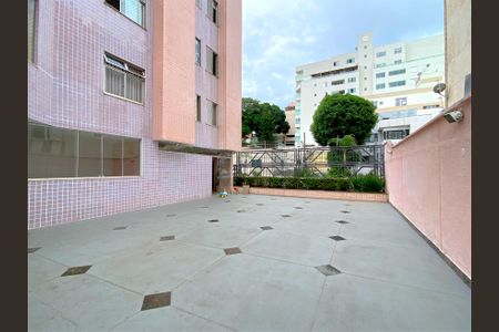 Apartamento à venda com 107m², 4 quartos e 3 vagasÁrea comum - Pátio