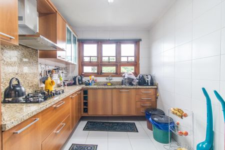 Apartamento à venda com 119m², 3 quartos e 2 vagas Apartamento à venda com 119m², 3 quartos e 2 vagasCozinha e Área de Serviço