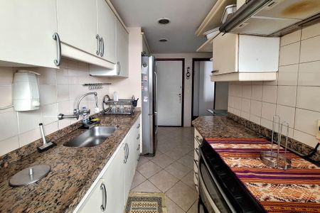 Apartamento à venda com 245m², 4 quartos e 2 vagasCozinha