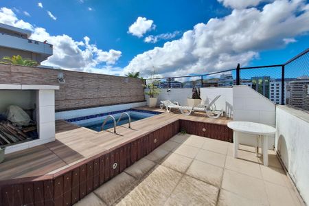 Apartamento à venda com 245m², 4 quartos e 2 vagasCobertura