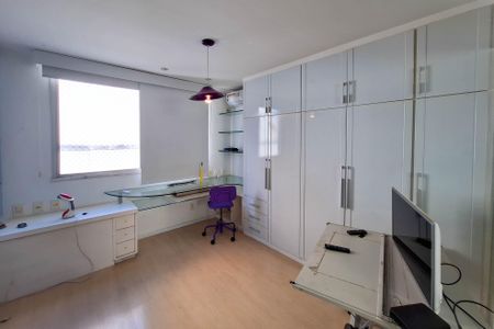 Apartamento à venda com 245m², 4 quartos e 2 vagasQuarto 1