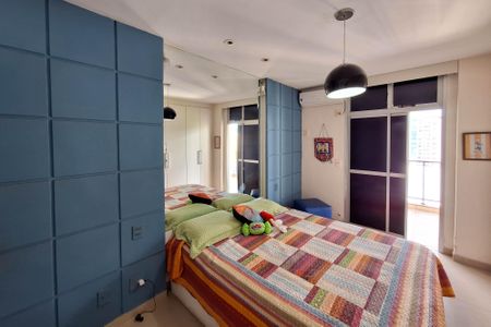 Apartamento à venda com 245m², 4 quartos e 2 vagasSuíte 1