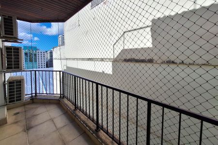 Apartamento à venda com 245m², 4 quartos e 2 vagasVaranda da Sala