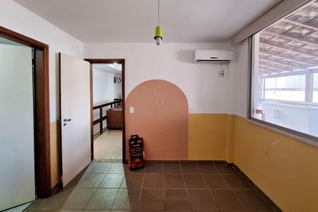 Apartamento à venda com 245m², 4 quartos e 2 vagasSuíte 2