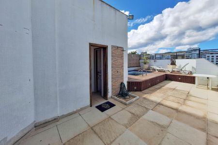 Apartamento à venda com 245m², 4 quartos e 2 vagasCobertura