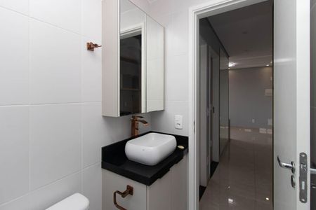 Apartamento à venda com 44m², 2 quartos e 1 vaga Apartamento à venda com 44m², 2 quartos e 1 vagaBanheiro