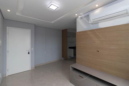 Apartamento à venda com 44m², 2 quartos e 1 vaga Apartamento à venda com 44m², 2 quartos e 1 vagaSala