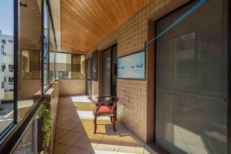 Apartamento à venda com 95m², 3 quartos e sem vaga Apartamento à venda com 95m², 3 quartos e sem vagaVaranda