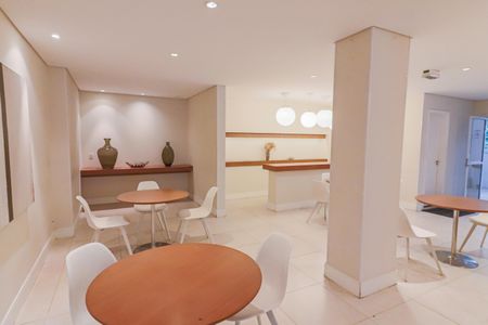 Apartamento à venda com 72m², 2 quartos e 1 vaga Apartamento à venda com 72m², 2 quartos e 1 vagaÁrea comum - Salão de festas