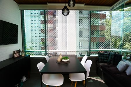 Apartamento à venda com 122m², 3 quartos e 3 vagas Apartamento à venda com 122m², 3 quartos e 3 vagasVaranda da Sala
