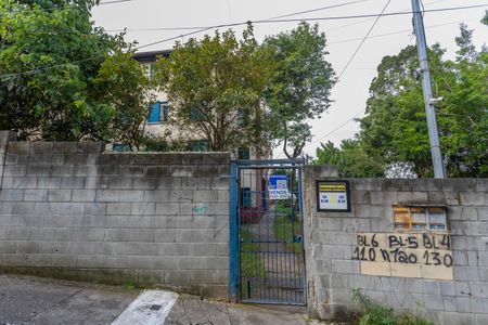 Apartamento à venda com 45m², 2 quartos e 1 vaga Apartamento à venda com 45m², 2 quartos e 1 vagaFachada + placa