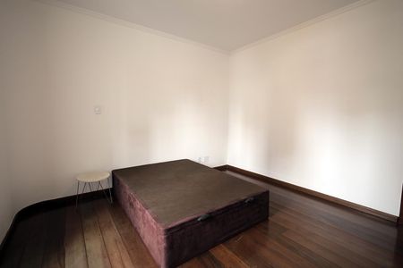 Apartamento à venda com 196m², 4 quartos e 2 vagas Apartamento à venda com 196m², 4 quartos e 2 vagasQuarto Suíte 1