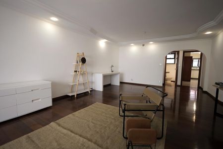 Apartamento à venda com 196m², 4 quartos e 2 vagas Apartamento à venda com 196m², 4 quartos e 2 vagasSala