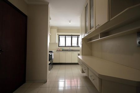 Apartamento à venda com 196m², 4 quartos e 2 vagas Apartamento à venda com 196m², 4 quartos e 2 vagasCozinha