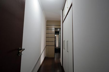 Apartamento à venda com 196m², 4 quartos e 2 vagas Apartamento à venda com 196m², 4 quartos e 2 vagasQuarto Suíte 3