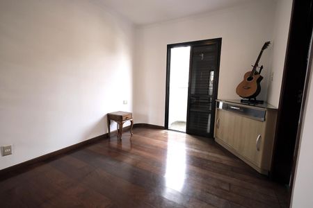 Apartamento à venda com 196m², 4 quartos e 2 vagas Apartamento à venda com 196m², 4 quartos e 2 vagasQuarto Suíte 2