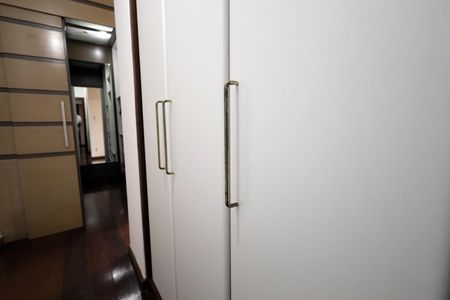 Apartamento à venda com 196m², 4 quartos e 2 vagas Apartamento à venda com 196m², 4 quartos e 2 vagasQuarto Suíte 3