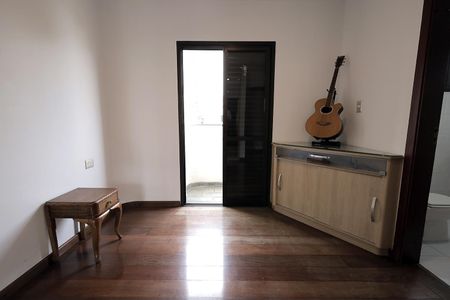 Apartamento à venda com 196m², 4 quartos e 2 vagas Apartamento à venda com 196m², 4 quartos e 2 vagasQuarto Suíte 2
