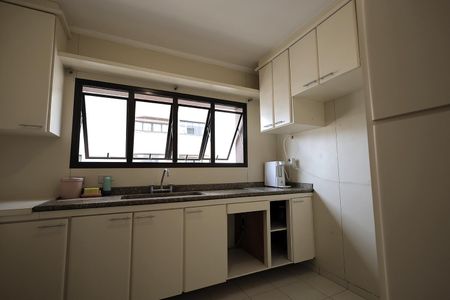 Apartamento à venda com 196m², 4 quartos e 2 vagas Apartamento à venda com 196m², 4 quartos e 2 vagasCozinha