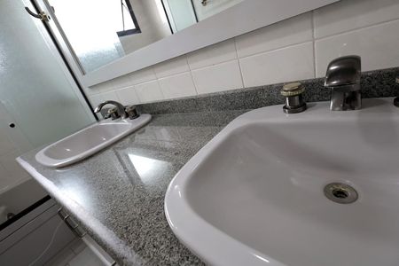 Apartamento à venda com 196m², 4 quartos e 2 vagas Apartamento à venda com 196m², 4 quartos e 2 vagasBanheiro Suíte 3