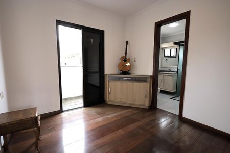 Apartamento à venda com 196m², 4 quartos e 2 vagas Apartamento à venda com 196m², 4 quartos e 2 vagasQuarto Suíte 2