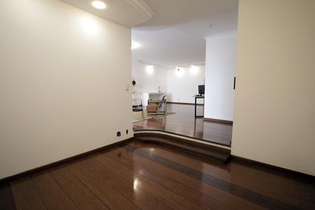 Apartamento à venda com 196m², 4 quartos e 2 vagas Apartamento à venda com 196m², 4 quartos e 2 vagasSala 2