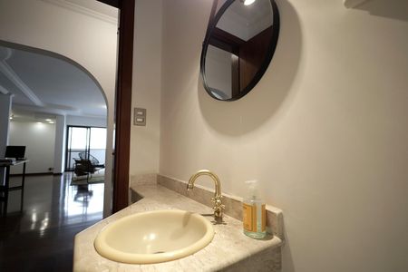 Apartamento à venda com 196m², 4 quartos e 2 vagas Apartamento à venda com 196m², 4 quartos e 2 vagasLavabo