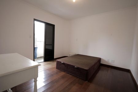 Apartamento à venda com 196m², 4 quartos e 2 vagas Apartamento à venda com 196m², 4 quartos e 2 vagasQuarto Suíte 1