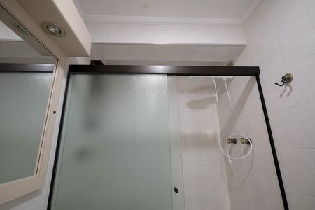 Apartamento à venda com 196m², 4 quartos e 2 vagas Apartamento à venda com 196m², 4 quartos e 2 vagasBanheiro Suíte 1
