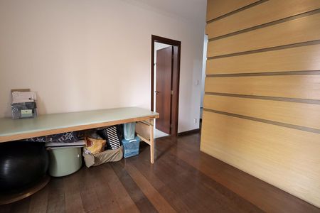 Apartamento à venda com 196m², 4 quartos e 2 vagas Apartamento à venda com 196m², 4 quartos e 2 vagasQuarto Suíte 3