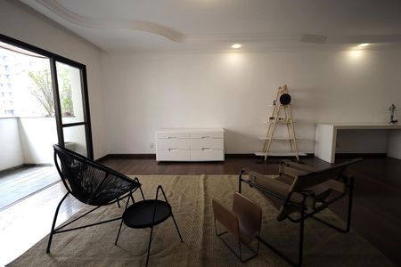 Apartamento à venda com 196m², 4 quartos e 2 vagas Apartamento à venda com 196m², 4 quartos e 2 vagasSala