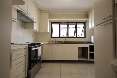 Apartamento à venda com 196m², 4 quartos e 2 vagas Apartamento à venda com 196m², 4 quartos e 2 vagasCozinha
