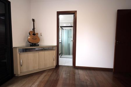 Apartamento à venda com 196m², 4 quartos e 2 vagas Apartamento à venda com 196m², 4 quartos e 2 vagasQuarto Suíte 2