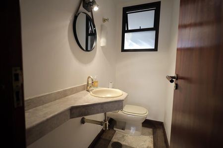 Apartamento à venda com 196m², 4 quartos e 2 vagas Apartamento à venda com 196m², 4 quartos e 2 vagasLavabo