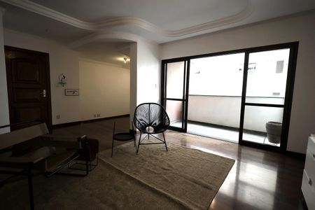 Apartamento à venda com 196m², 4 quartos e 2 vagas Apartamento à venda com 196m², 4 quartos e 2 vagasSala