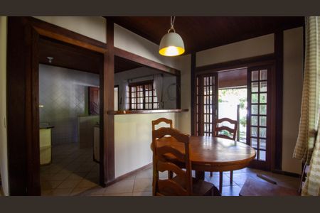 Casa de condomínio para alugar com 177m², 4 quartos e 2 vagas Casa de condomínio para alugar com 177m², 4 quartos e 2 vagasSala