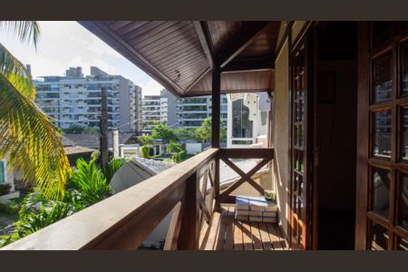 Casa de condomínio para alugar com 177m², 4 quartos e 2 vagas Casa de condomínio para alugar com 177m², 4 quartos e 2 vagasSacada da Suíte