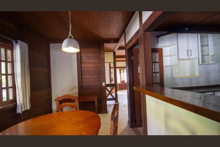 Casa de condomínio para alugar com 177m², 4 quartos e 2 vagas Casa de condomínio para alugar com 177m², 4 quartos e 2 vagasSala
