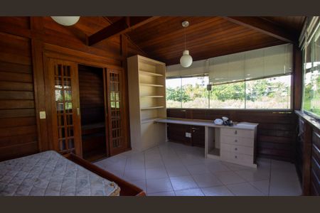Casa de condomínio para alugar com 177m², 4 quartos e 2 vagas Casa de condomínio para alugar com 177m², 4 quartos e 2 vagasQuarto 1