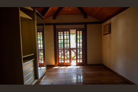Casa de condomínio para alugar com 177m², 4 quartos e 2 vagas Casa de condomínio para alugar com 177m², 4 quartos e 2 vagasBanheiro da Suíte