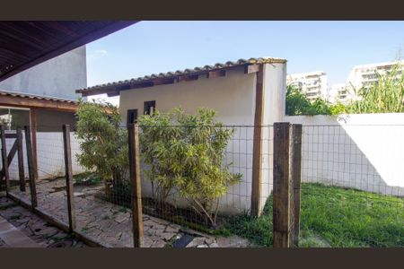 Casa de condomínio para alugar com 177m², 4 quartos e 2 vagas Casa de condomínio para alugar com 177m², 4 quartos e 2 vagasQuintal
