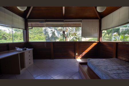 Casa de condomínio para alugar com 177m², 4 quartos e 2 vagas Casa de condomínio para alugar com 177m², 4 quartos e 2 vagasQuarto 1
