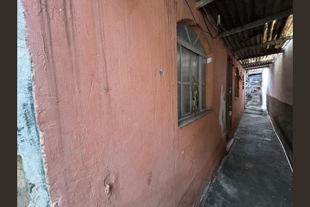 Casa à venda com 28m², 1 quarto e sem vagaQuintal