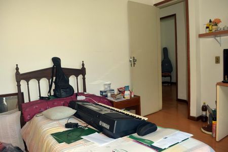 Casa de condomínio à venda com 250m², 4 quartos e 1 vaga Casa de condomínio à venda com 250m², 4 quartos e 1 vagaQuarto 2