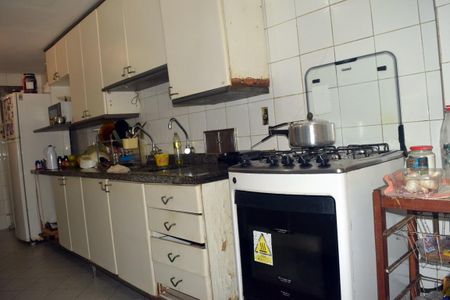 Casa de condomínio à venda com 250m², 4 quartos e 1 vaga Casa de condomínio à venda com 250m², 4 quartos e 1 vagaCozinha