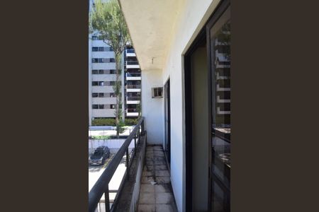 Casa de condomínio à venda com 250m², 4 quartos e 1 vaga Casa de condomínio à venda com 250m², 4 quartos e 1 vagaVaranda