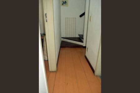 Casa de condomínio à venda com 250m², 4 quartos e 1 vaga Casa de condomínio à venda com 250m², 4 quartos e 1 vagaCorredor